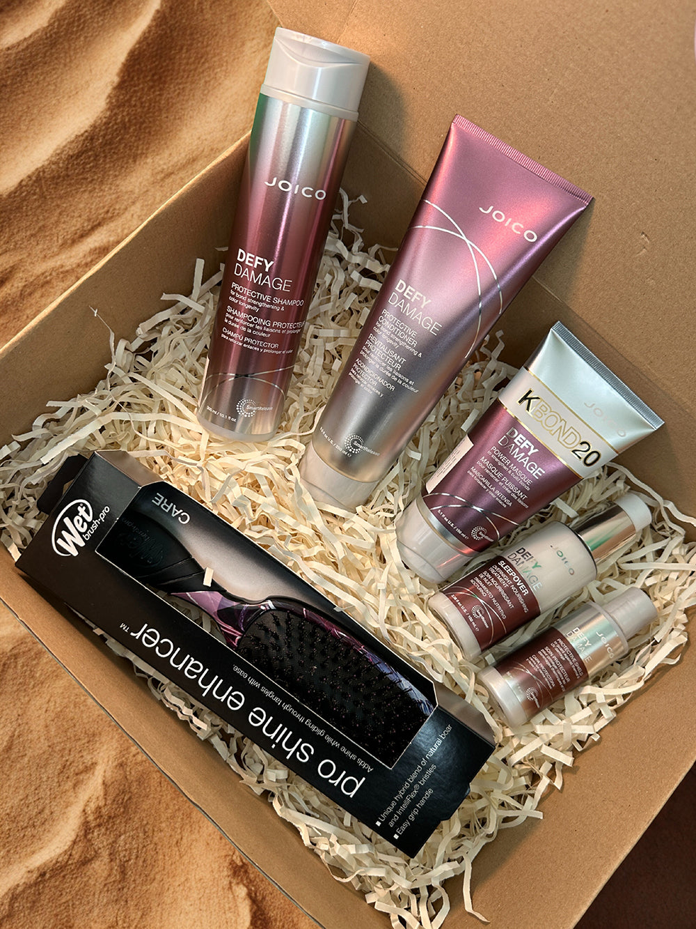 Box reparación intensiva Joico Defy Damage + Cepillo Wet Brush de regalo