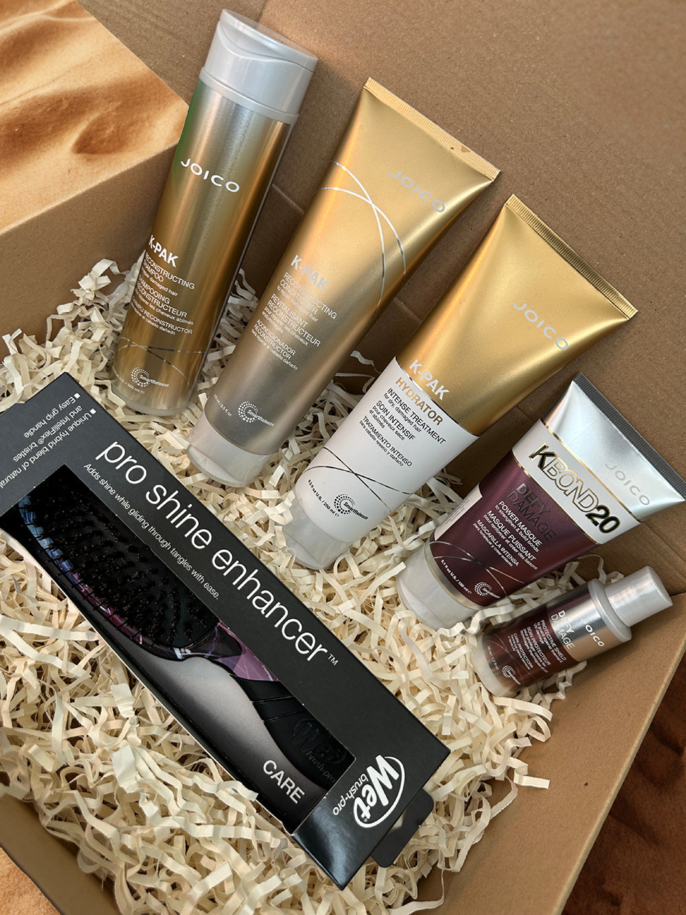 Box reparación intensiva cabello con mechas Joico K-Pak + Cepillo Wet Brush de regalo
